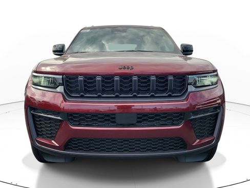 New 2026 Jeep Grand Cherokee L 2WD image 3