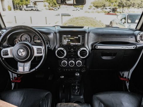 Used 2015 Jeep Wrangler Unlimited Sahara w/ Quick Order Package 24X image 10