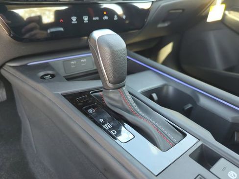 New 2026 Nissan Sentra SR w/ Floor Mat Package image 38