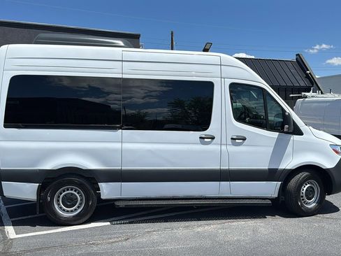 Used 2024 Mercedes-Benz Sprinter 2500 image 2