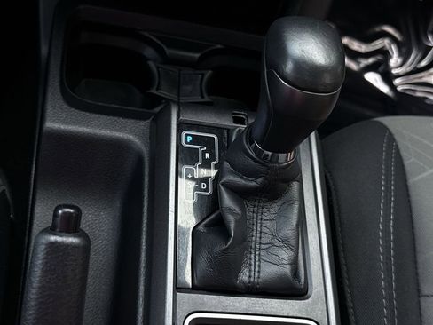 Used 2021 Toyota Tacoma TRD Off-Road AWD/4WD image 22