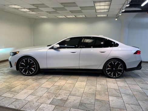 Used 2024 BMW 530i xDrive w/ M Sport Package AWD/4WD image 4