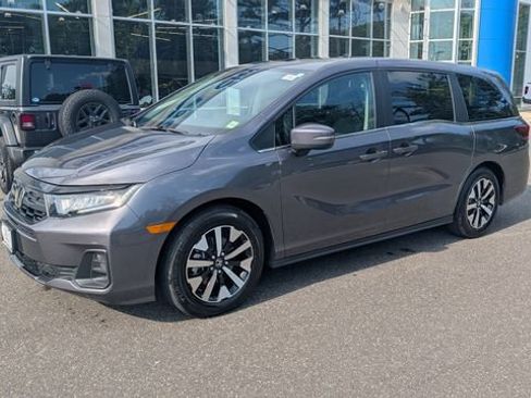 Certified 2026 Honda Odyssey EX-L image 2