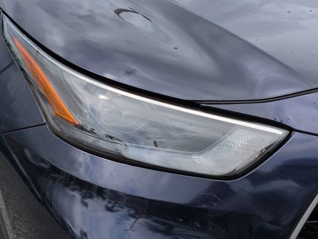 Used 2022 Toyota Highlander XLE FWD image 10