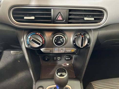 Used 2021 Hyundai Kona SE w/ Cargo Package image 24