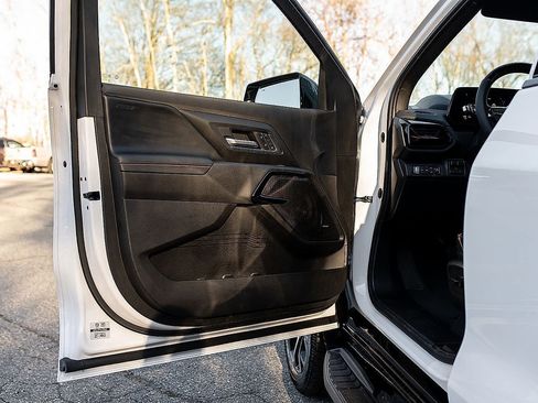 New 2024 Chevrolet Silverado EV RST image 18