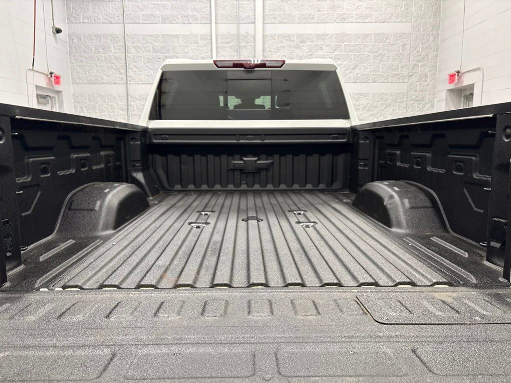 Used 2025 Chevrolet Silverado 3500 LTZ w/ LTZ Plus Package AWD/4WD image 6