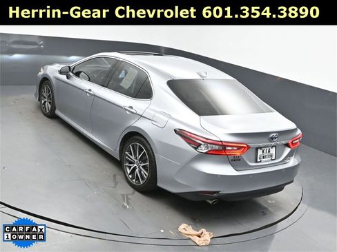 Used 2022 Toyota Camry XLE image 33