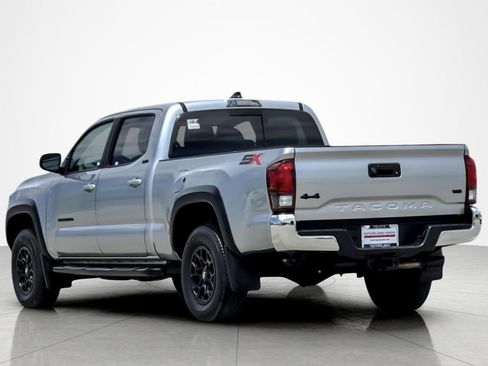 Used 2023 Toyota Tacoma SR5 AWD/4WD image 3