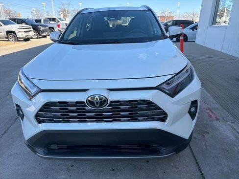 Used 2022 Toyota RAV4 Limited FWD image 2