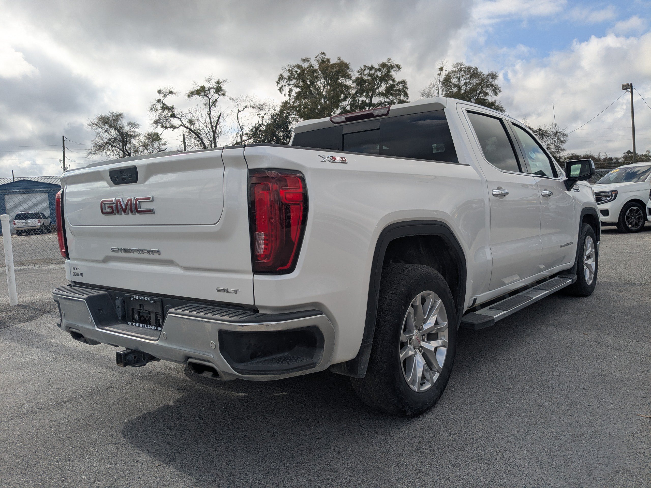 Used 2022 GMC Sierra 1500 SLT w/ SLT Premium Plus Package AWD/4WD image 3