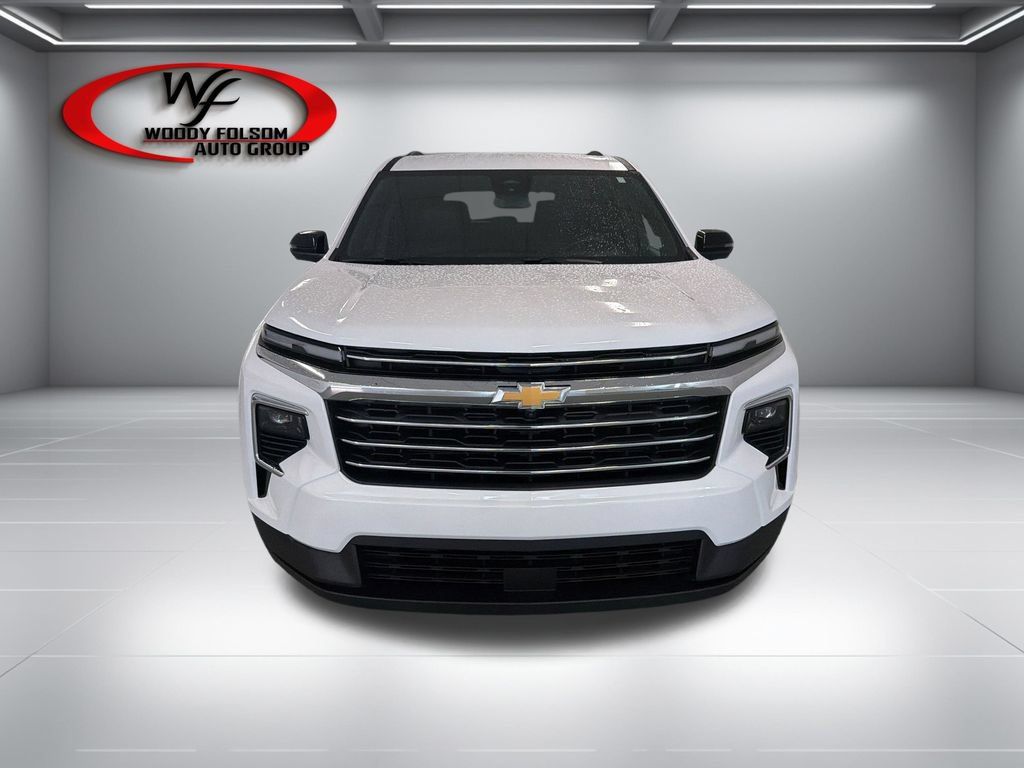 Used 2026 Chevrolet Traverse LT w/ Driver Confidence Package FWD image 2