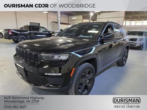 Used 2023 Jeep Grand Cherokee Limited w/ Black Appearance Package image 2