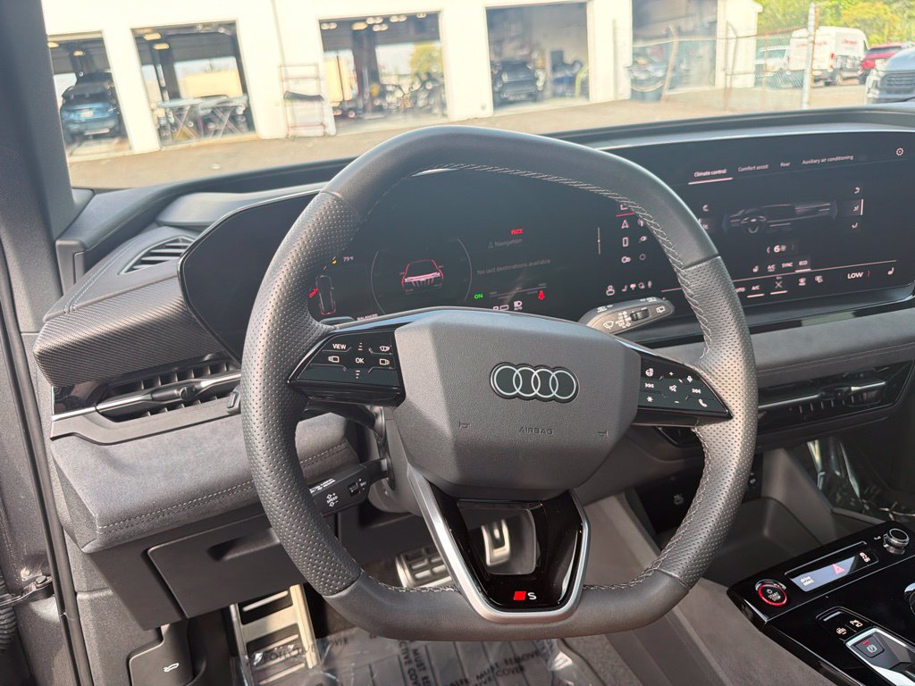 Used 2025 Audi SQ6 e-tron Premium Plus w/ Premium Plus AWD/4WD image 21
