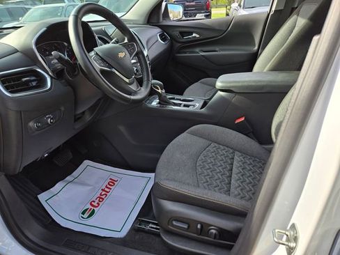 Used 2024 Chevrolet Equinox LT image 9