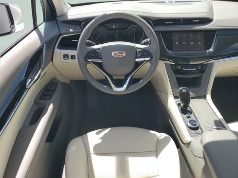 Used 2024 Cadillac XT6 Premium Luxury AWD/4WD image 12