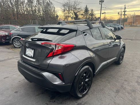 Used 2020 Toyota C-HR XLE image 6