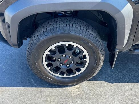 Used 2024 Toyota Tacoma TRD Off-Road image 13