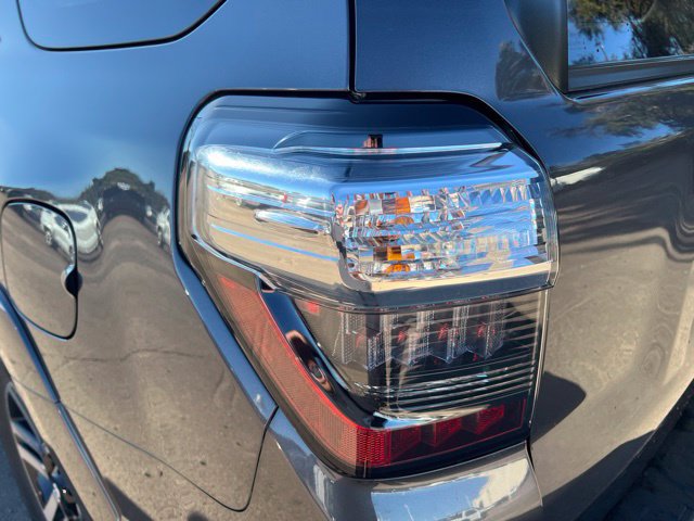 Used 2014 Toyota 4Runner Limited AWD/4WD image 10