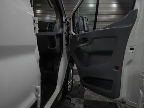 Used 2016 Ford Transit 250 130 Low Roof w/ Exterior Upgrade Package image 28