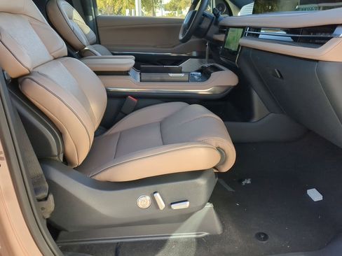 New 2025 Lincoln Navigator L Black Label image 24