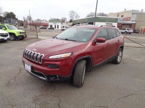 Used 2017 Jeep Cherokee Limited image 1