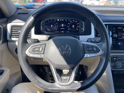 Used 2022 Volkswagen Atlas SEL R-Line image 29