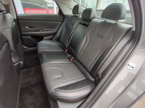 Used 2023 Hyundai Elantra Limited image 26