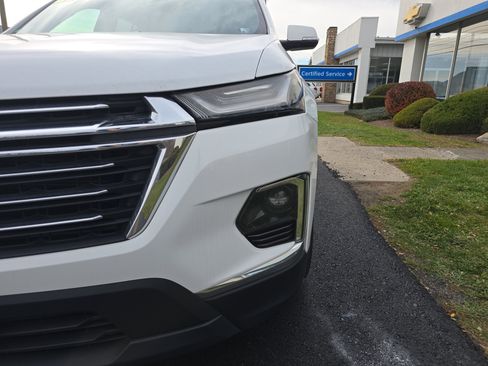 Used 2023 Chevrolet Traverse LT image 10
