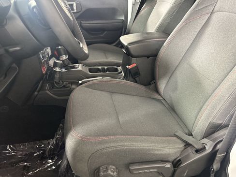 Used 2025 Jeep Wrangler Unlimited Rubicon image 19