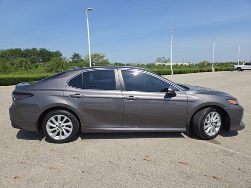 Used 2022 Toyota Camry LE w/ Carpet Mat Package (TMS) FWD image 19