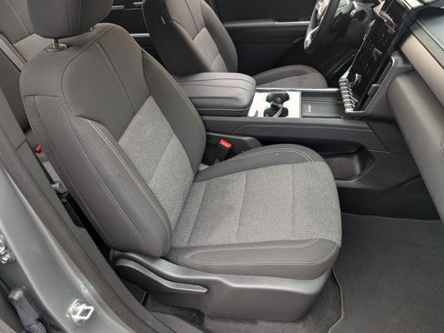 Used 2025 GMC Acadia Elevation image 21