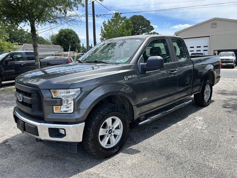 Used 2017 Ford F150 XL w/ Equipment Group 101A Mid AWD/4WD image 3