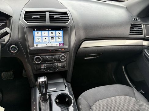 Used 2018 Ford Explorer XLT w/ Equipment Group 201A image 28