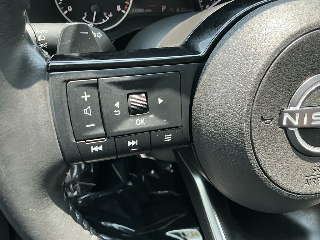 Used 2025 Nissan Pathfinder SL AWD/4WD image 21