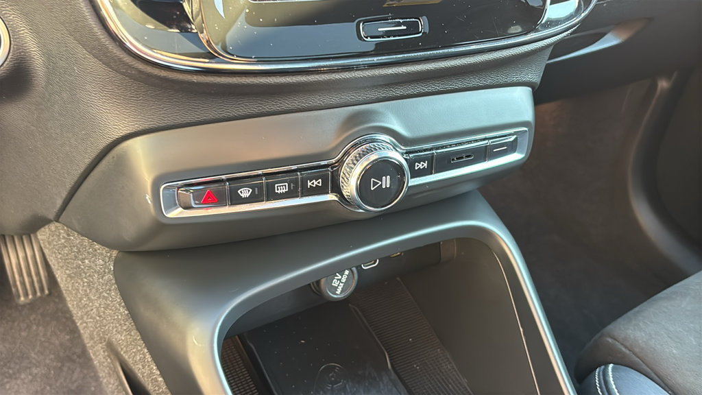 Certified 2023 Volvo XC40 B5 Plus w/ Climate Package AWD/4WD image 21