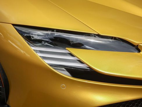 Used 2024 Ferrari SF90 Spider image 12