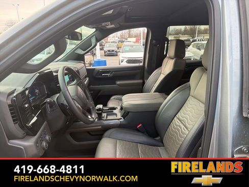 Used 2023 Chevrolet Silverado 1500 ZR2 image 33