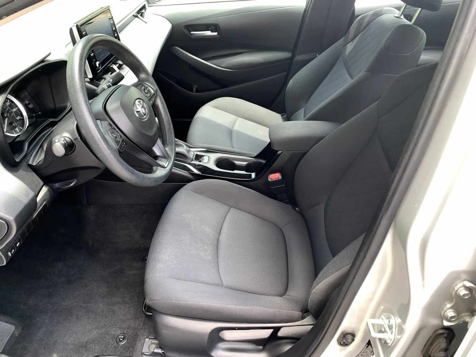 Used 2021 Toyota Corolla LE FWD image 23
