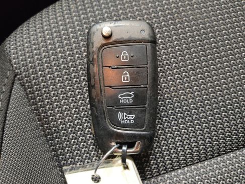 Used 2019 Hyundai Accent SE FWD image 32