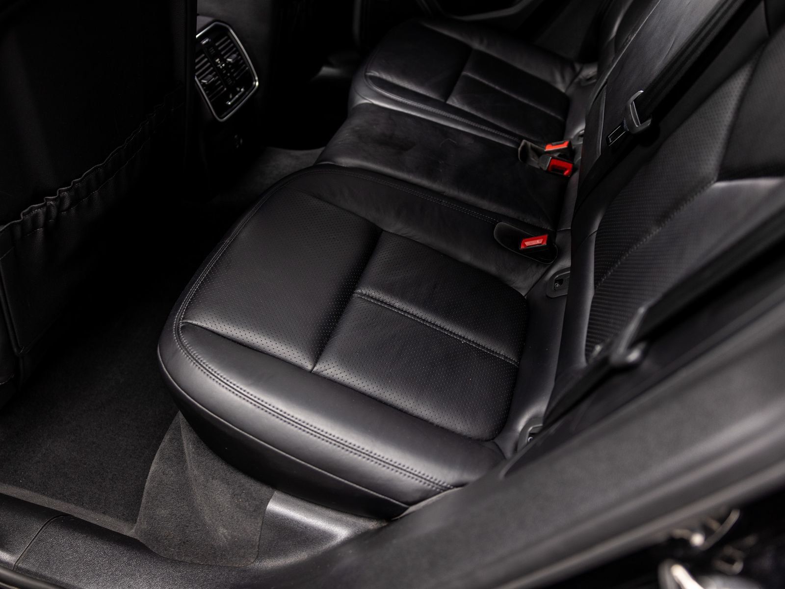 Used 2017 Porsche Macan S AWD/4WD image 44