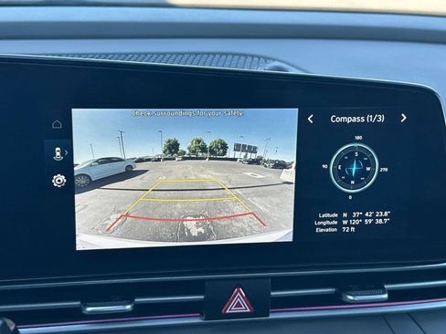 Used 2025 Hyundai Elantra SEL FWD image 18