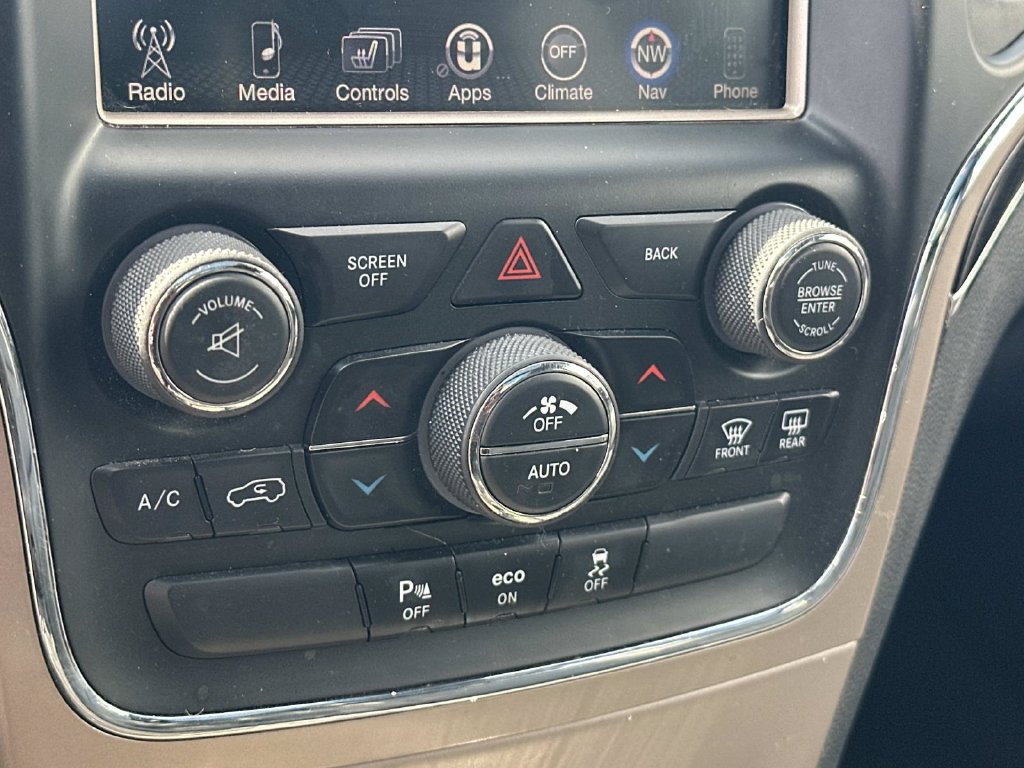 Used 2015 Jeep Grand Cherokee Overland AWD/4WD image 20
