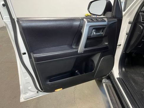 Used 2017 Toyota 4Runner SR5 AWD/4WD image 24
