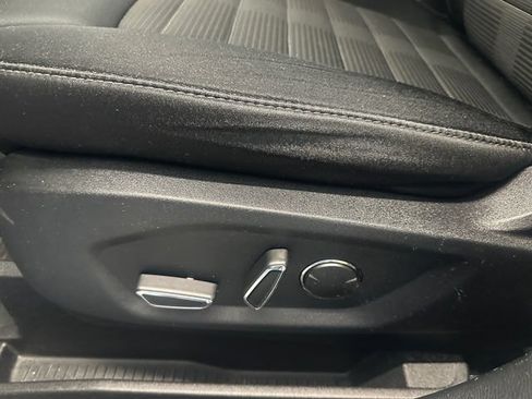 Used 2018 Ford Edge SEL w/ Cargo Accessory Package AWD/4WD image 18