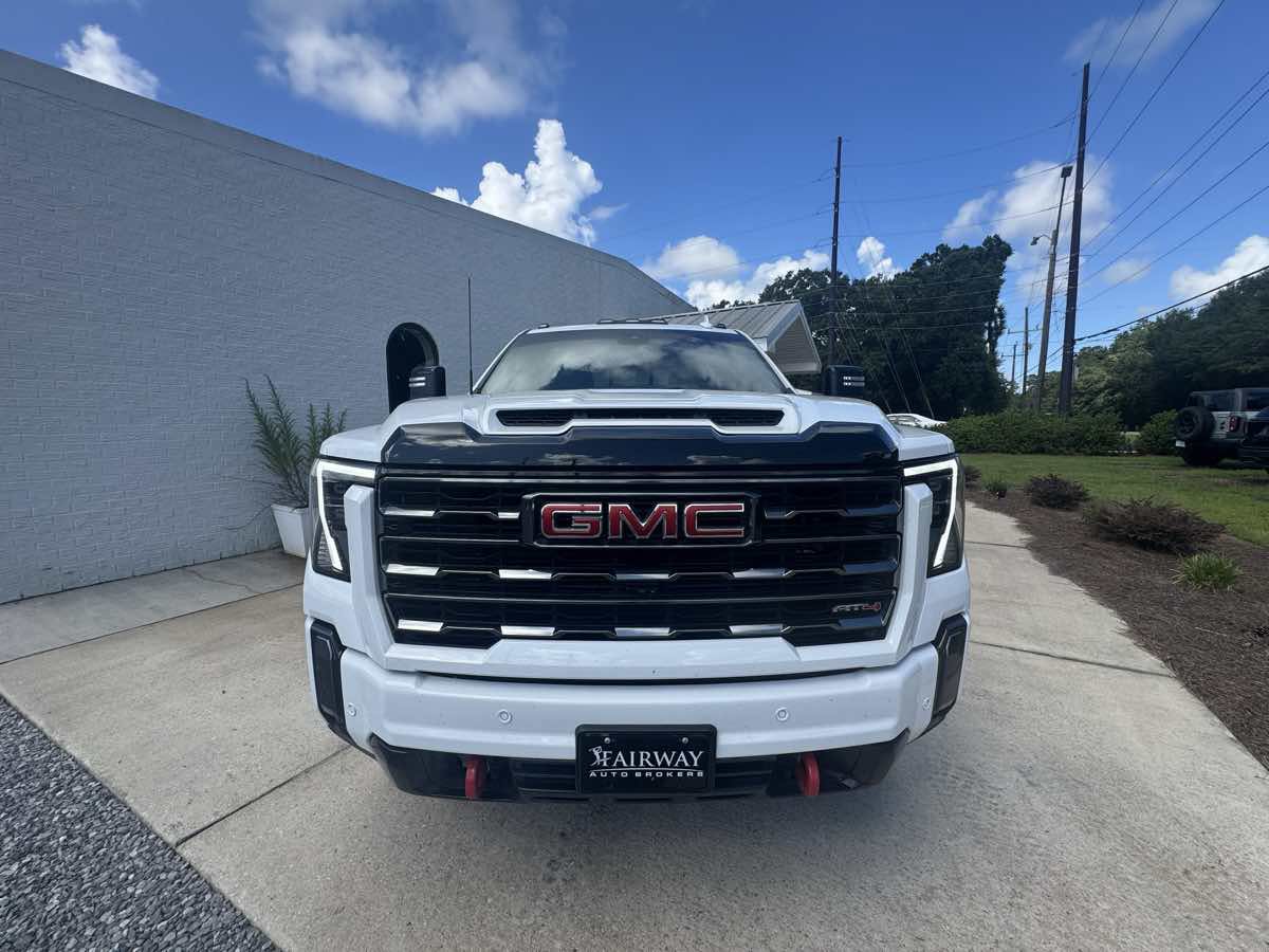 Used 2024 GMC Sierra 2500 AT4 w/ AT4 Premium Plus Package AWD/4WD image 3