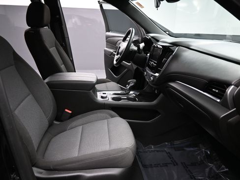 Certified 2023 Chevrolet Traverse LT image 18