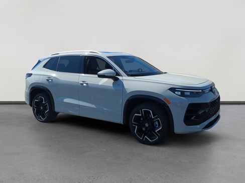 New 2026 Volkswagen Tiguan SEL R-Line image 7