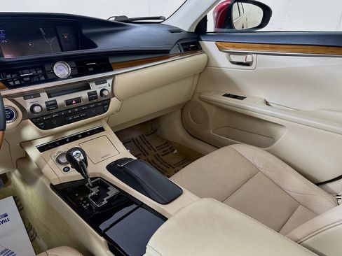 Used 2013 Lexus ES 300h w/ Luxury Pkg FWD image 23