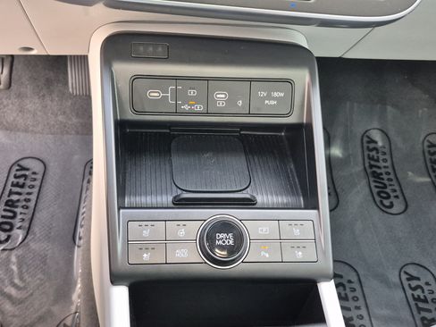 Used 2024 Hyundai Kona Limited FWD image 29